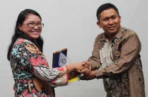 Prodi D3 RMIK STIKes Mitra Husada Karanganyar ke Sekolah Vokasi UGM