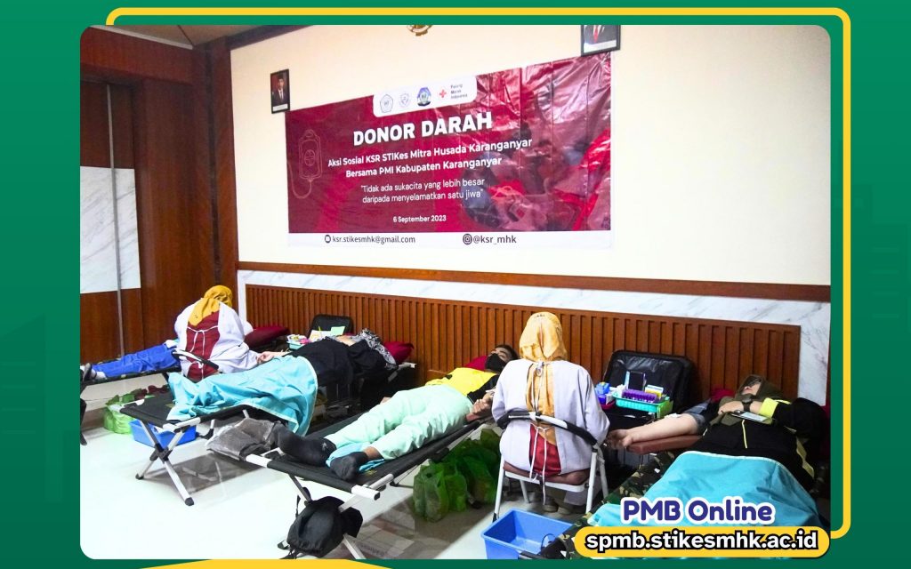 Aksi Sosial Donor Darah KSR STIKes Mitra Husada Karanganyar Bersama PMI Kabupaten Karanganyar