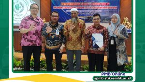 Penyerahan Surat Keputusan Program Studi Sarjana Kebidanan dan Pendidikan Profesi Bidan