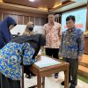 Penandatanganan kontrak dan Pembinaan Mahasiswa Penerima Beasiswa Tahfidz dan Jalur Undangan Tahun Ajaran 2025/2026